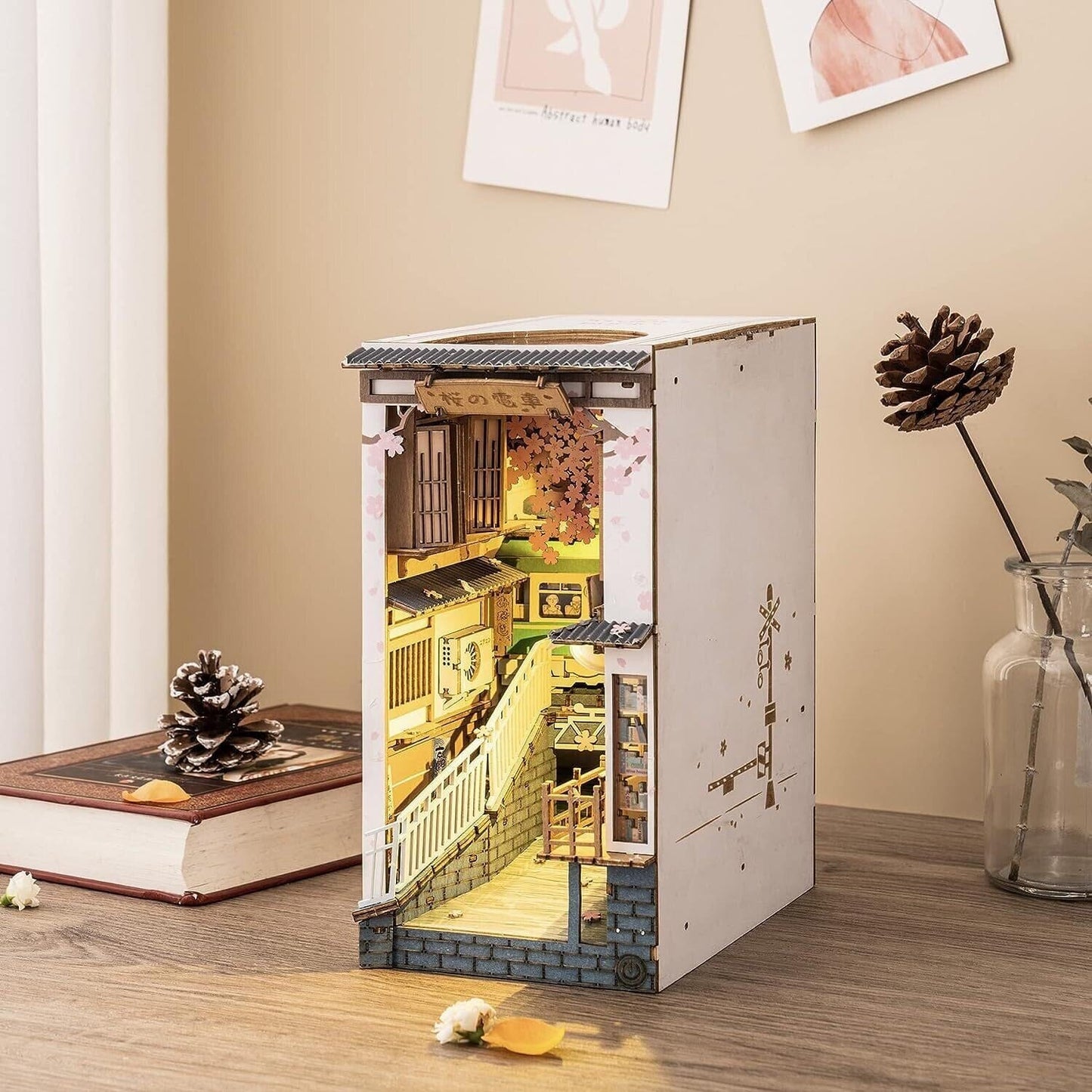 ROLIFE Book Nook Sakura Densya